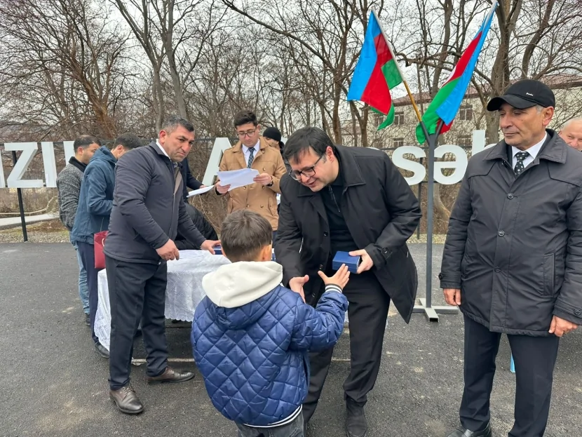 Növbəti köç karvanı Qırmızı Bazar qəsəbəsinə ÇATIB