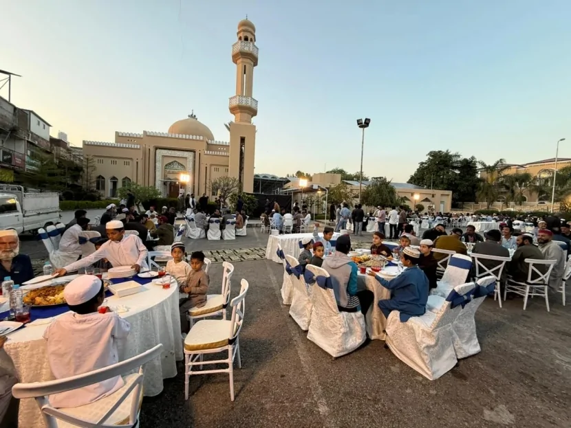 Pakistanda iftar süfrəsi təşkil olunub