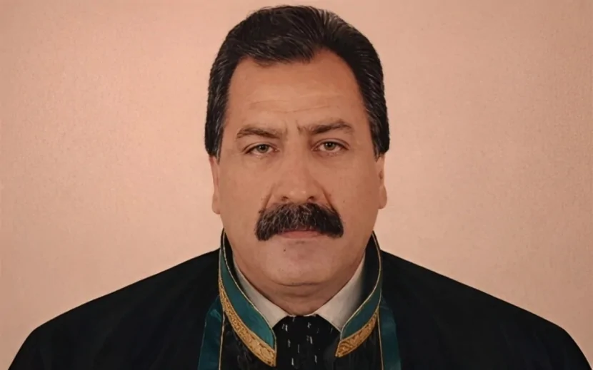 Tanınmış vəkil vəfat etdi