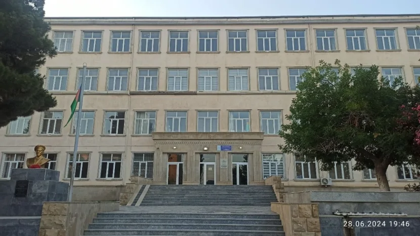 Məktəbdə pəncərədən yıxılan şagirdlə bağlı RƏSMİ AÇIQLAMA