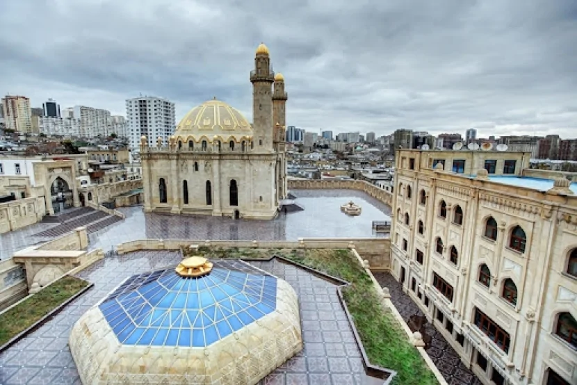 Təzəpir məscidində bayram namazı qılındı