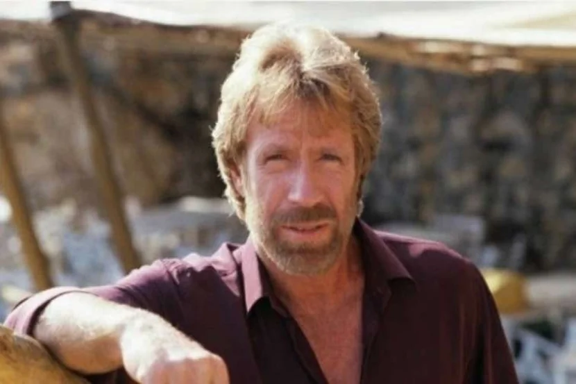 Çak Norris VƏFAT EDİB