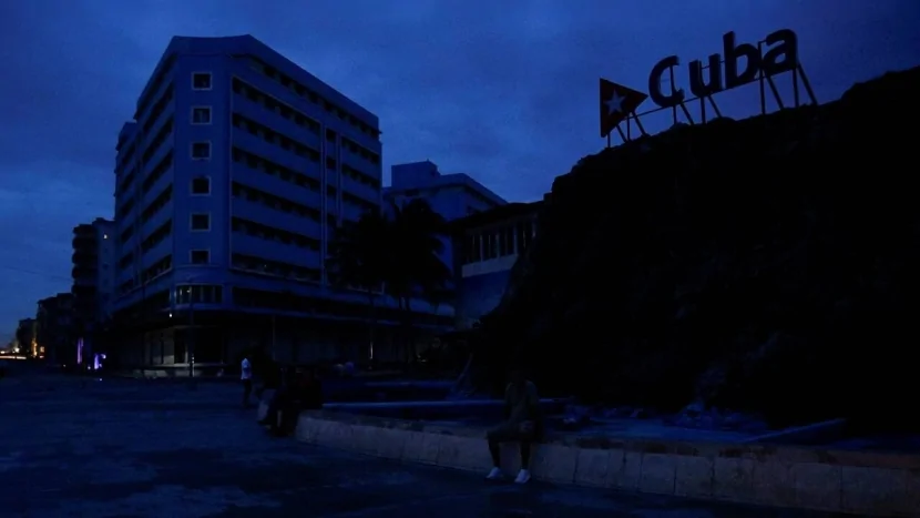 Bütün Kuba yenidən qaranlığa qərq olub - FOTO