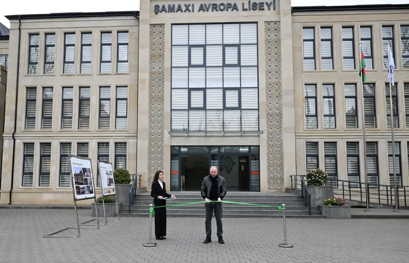 Prezident İlham Əliyev Şamaxı Avropa liseyinin yeni binasının açılışında iştirak edib - FOTO