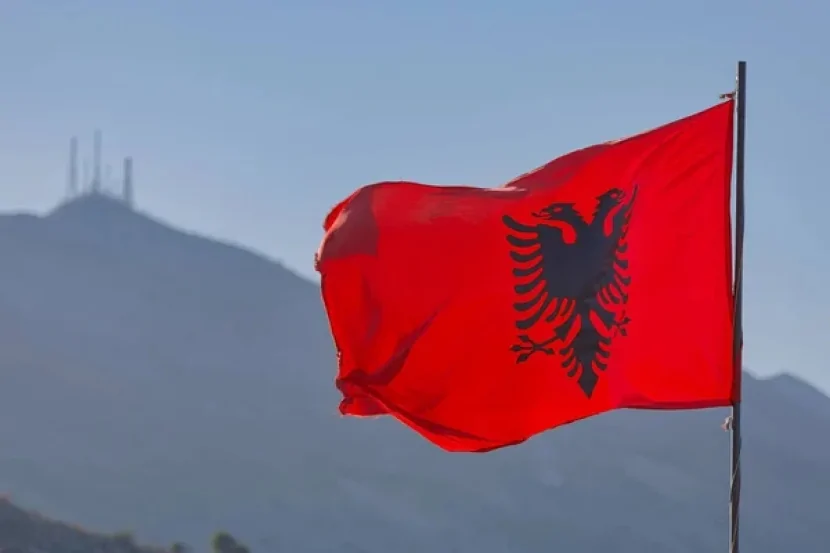 Albaniyada hökumət binasına HÜCUM