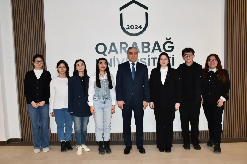 Qarabağ Universitetinin beynəlxalq müsabiqə komandaları ilə görüş keçirilib
