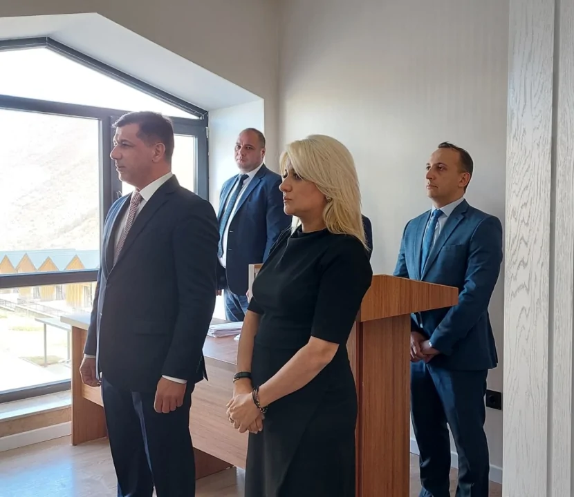 Kəlbəcər şəhərinə yola salınan köç ünvana çatıb