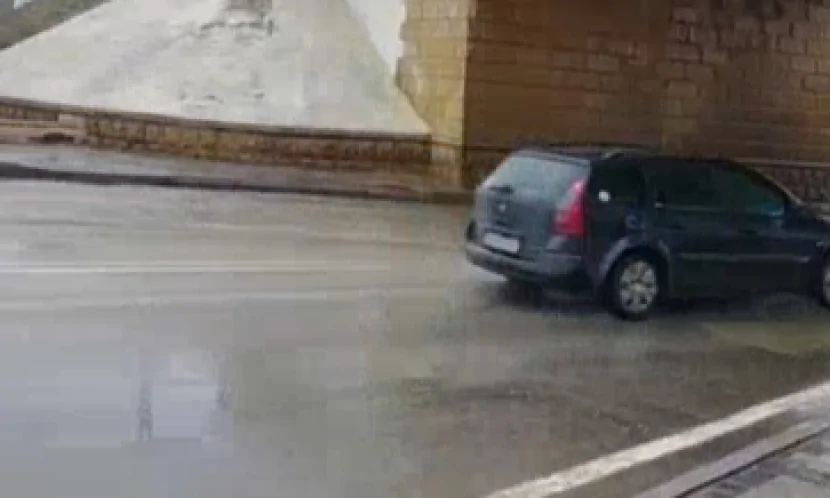 Yağış suları magistral yoldan TƏMİZLƏNDİ