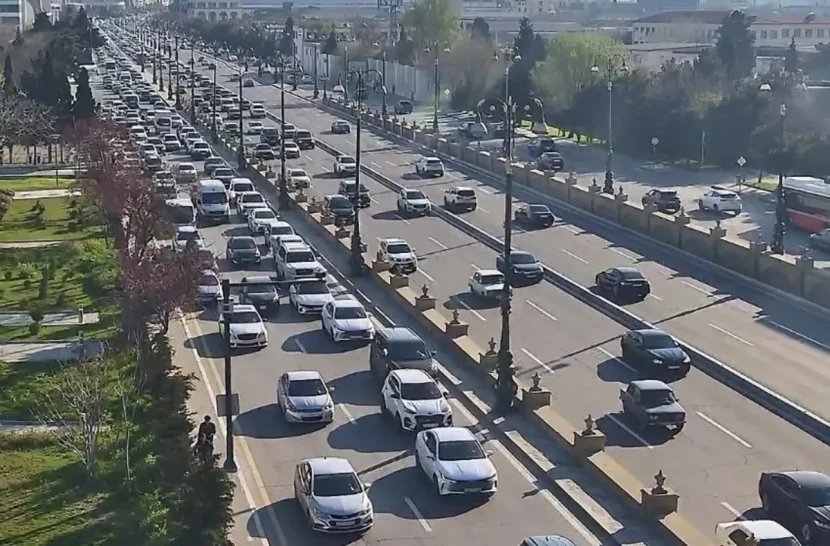 Hazırda 18 yolda tıxac var - SİYAHI
