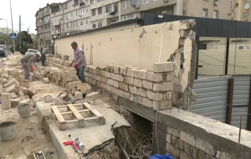 Sürüşmə riski olan bu ərazidə TİKİNTİ APARILIR