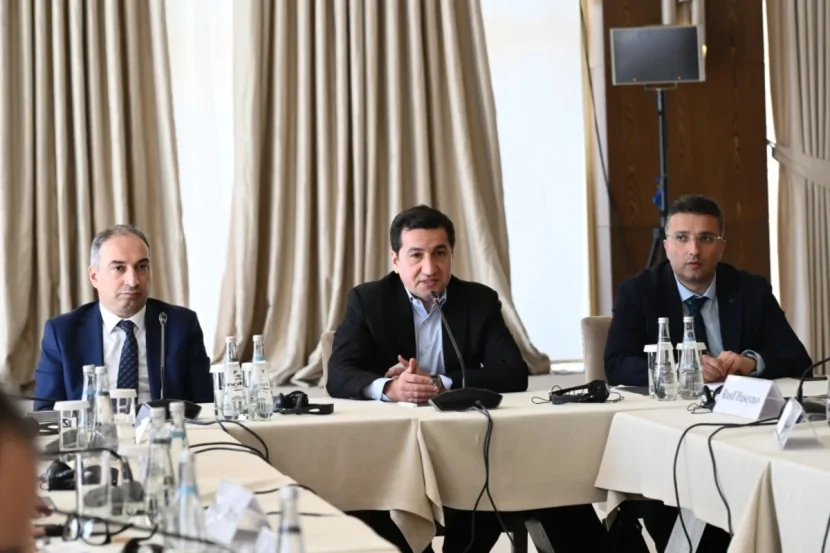 “Sülh Körpüsü” iştirakçıları Qəbələdə Hikmət Hacıyevlə görüşüblər- FOTO