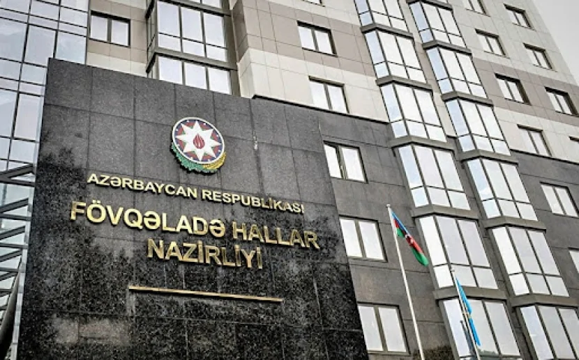 Azərbaycanda torpaq SÜRÜŞMƏSİ - Video