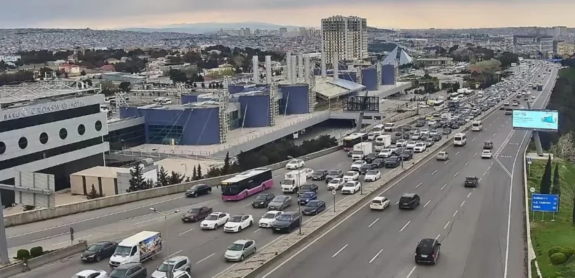 Hazırda bu yollarda sıxlıq var
