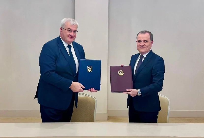 Ceyhun Bayramov ukraynalı həmkarı ilə görüşüb