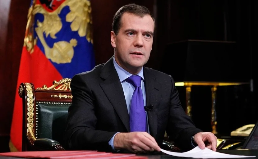 Medvedev: Avropanı axmaqlar İDARƏ EDİR