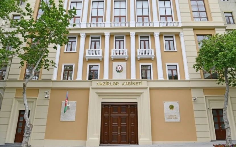 Baş nazir QƏRAR İMZALADI