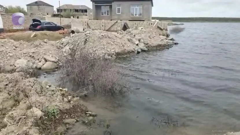 Azərbaycanda  göl DAŞDI – Evlər  TƏHLÜKƏDƏDİR