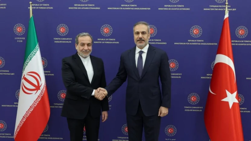 Hakan Fidan Abbas Əraqçi ilə ABŞ-İran danışıqlarını MÜZAKİRƏ ETDİ