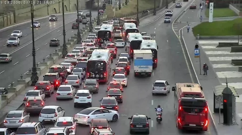 Bu yollarda tıxac var - SİYAHI