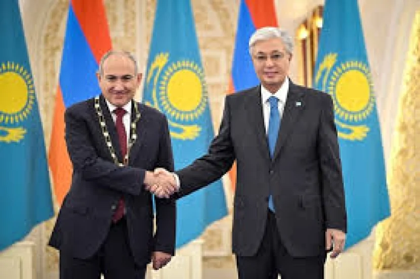 Paşinyan  Tokayevi TƏBRİK ETDİ