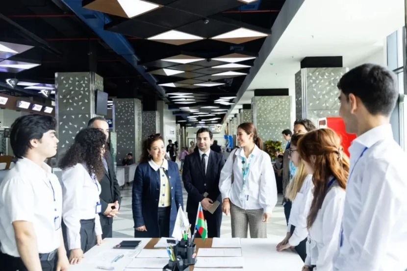 WUF13 iştirakçıları \"ASAN xidmət\"in fəaliyyəti ilə tanış olublar