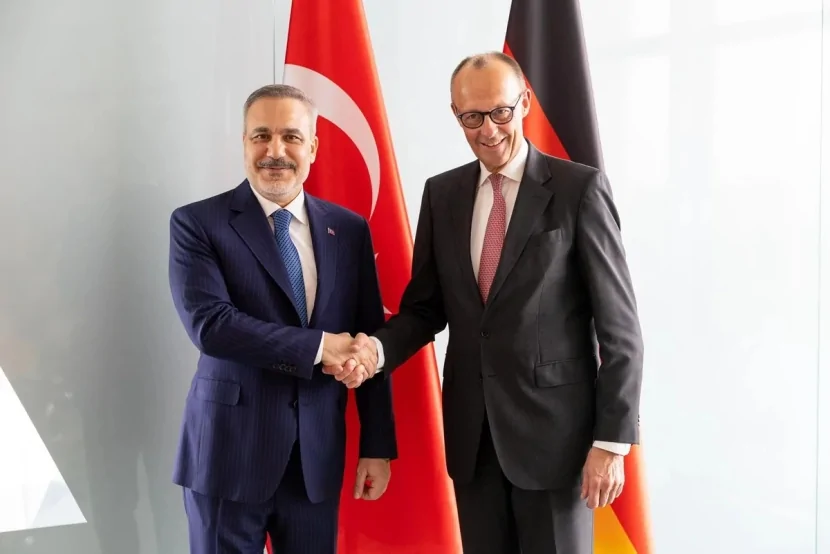 Hakan Fidan Fridrix Mertslə görüşüb