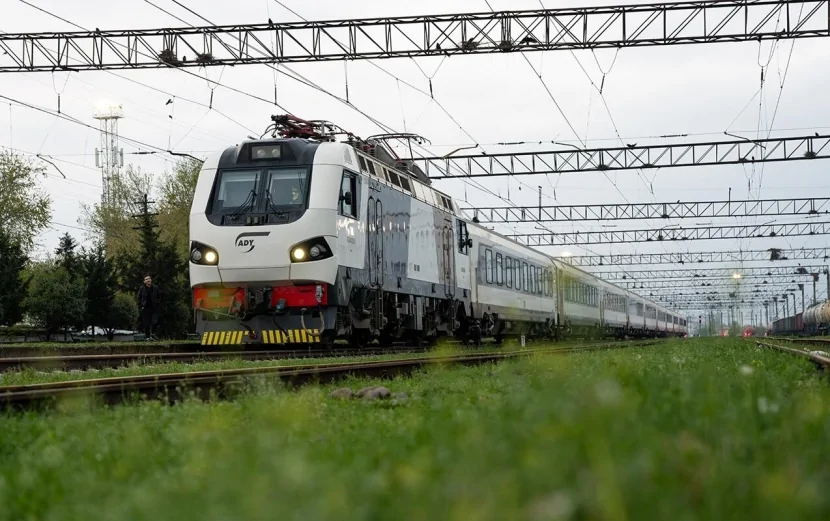 Bakı–Tbilisi–Bakı qatarlarının hərəkət cədvəli AÇIQLANDI