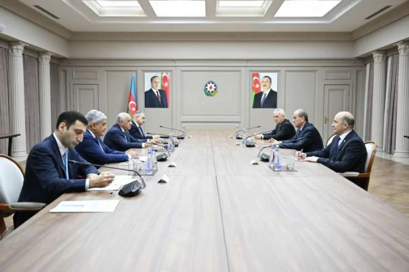 Əli Əsədov Usmonali Usmonzoda ilə görüşdü