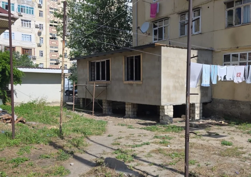 Bu qanunsuz tikili SÖKÜLDÜ
