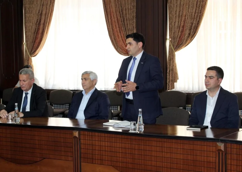 “Azərişıq” ASC-nin nümayəndələri Naxçıvan şəhərində fermer və sahibkarlarla görüş keçirib