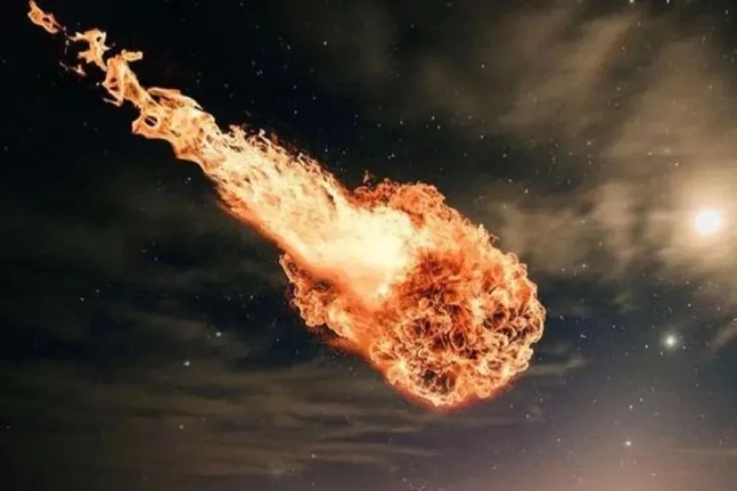 ABŞ üzərində meteorit PARTLADI