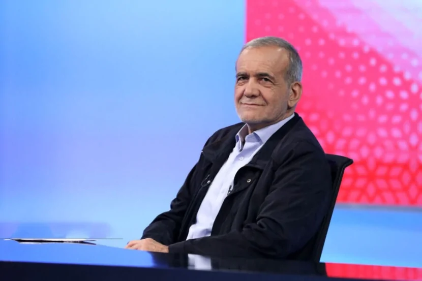 Pezeşkian istefa xəbərini TƏKZİB ETDİ