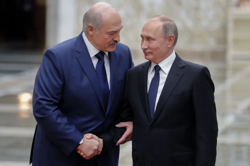 Putin Lukaşenko ilə danışdı