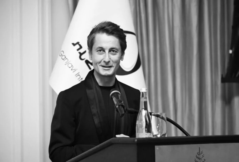 Rövşən Muradov VƏFAT EDİB