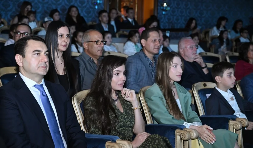 Akademik Musiqili Teatrda \"Balaca şahzadə\" tamaşası nümayiş olunub