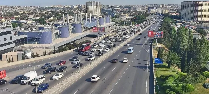 Paytaxtın hansı küçələrində sıxlıq müşahidə olunur?