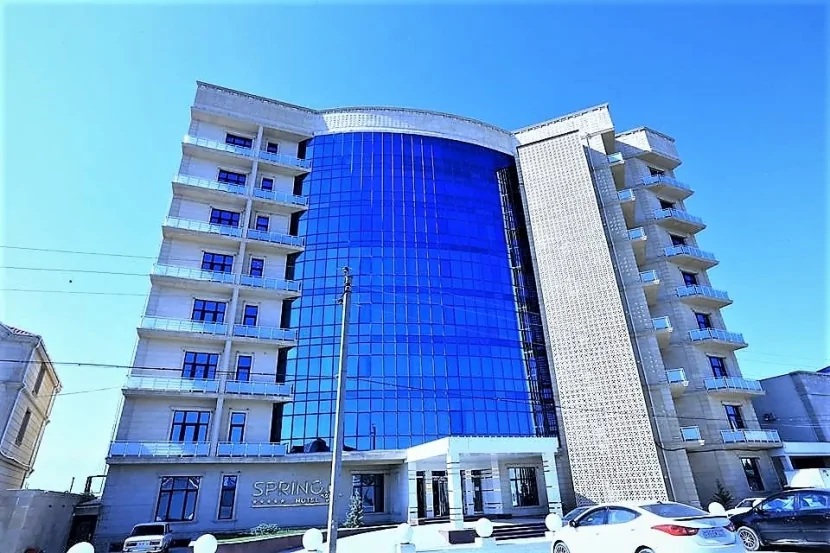 Bakıda 18 yaşlı şagird hoteldə ÖLÜBMÜŞ