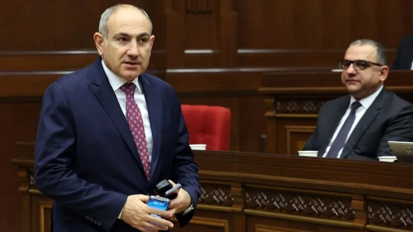 Paşinyana görə Ermənistan parlamentinin iclası DAYANDI