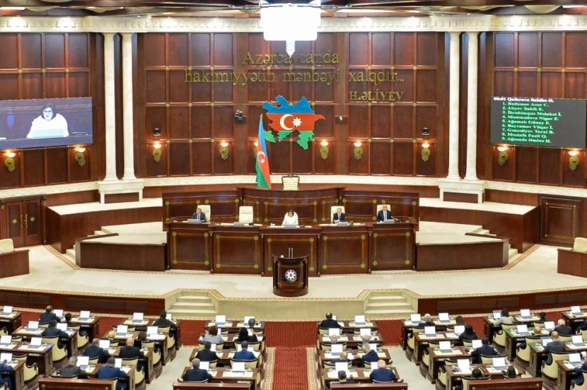 Deputatlar bu gün 14 məsələ müzakirə edəcək