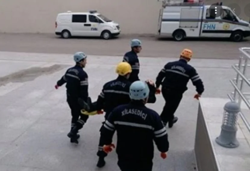 Bulvarda dənizdə batma təhlükəsi olan şəxs XİLAS EDİLDİ