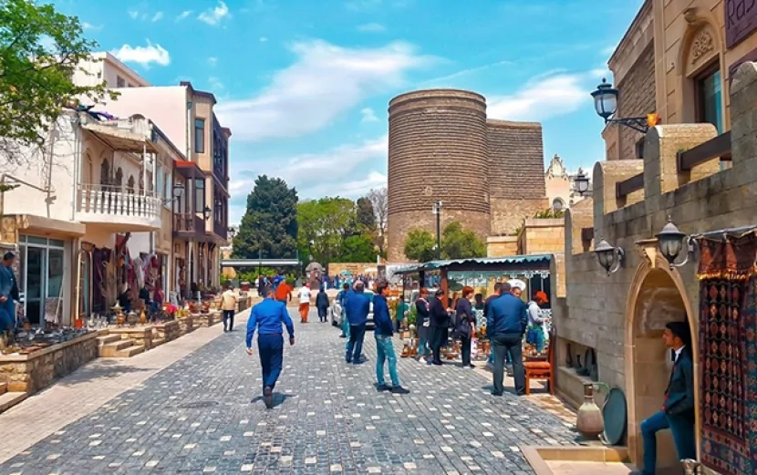 Azərbaycana turist axını 11 % azalıb