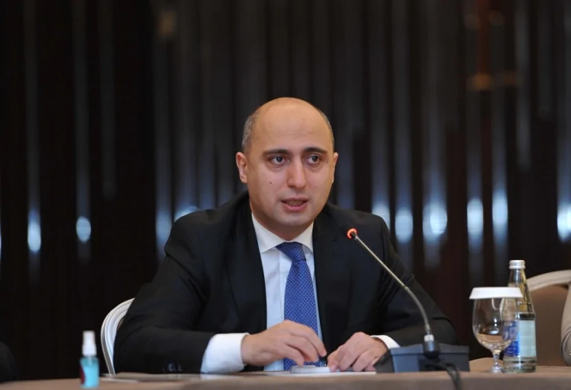 Müəllimlərin maaşı artır - Emin Əmrullayev