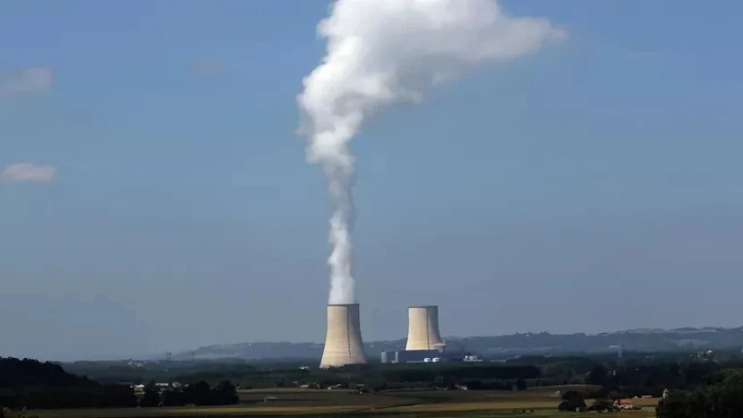 Fransada anomal istilər nüvə elektrik stansiyasının fəaliyyətini DAYANDIRDI