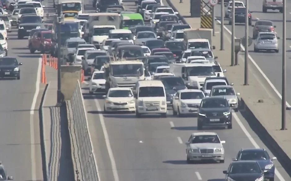 Bakıda yol qəzası oldu, sıxlıq yarandı