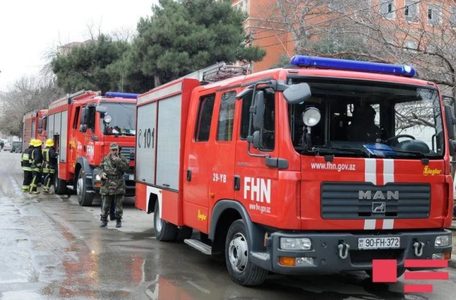 Bina çökdü, ev sahibi uçqunda qaldı -