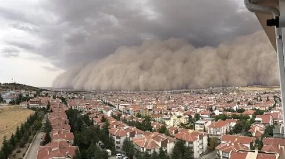 Hindistanda tropik fırtına: