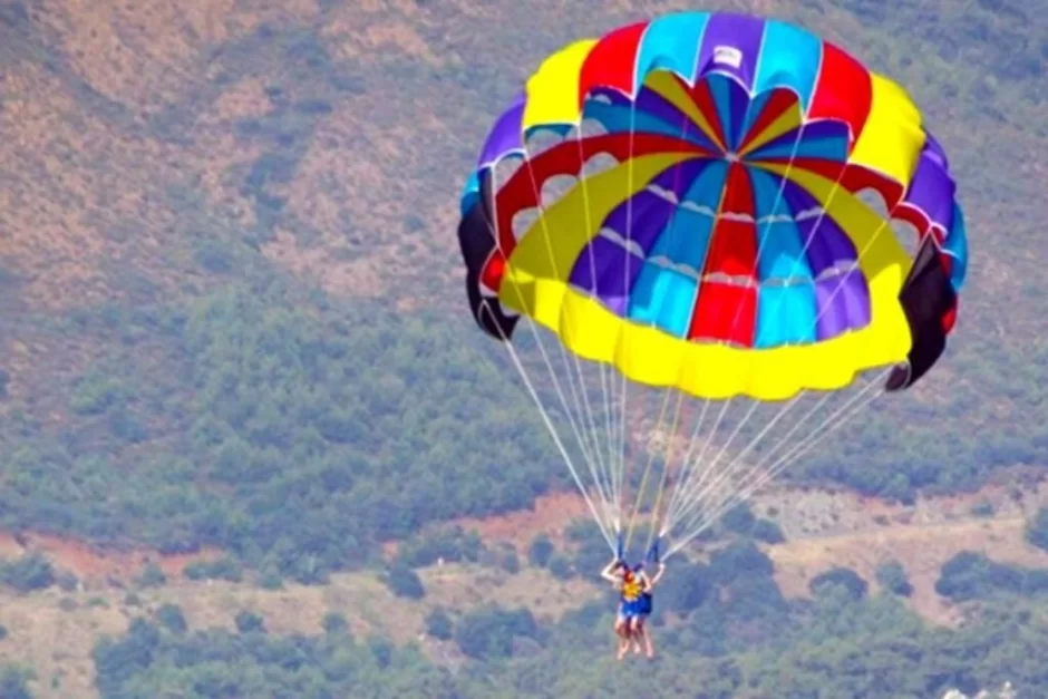 Paraşütü açılmadı, yerə çırpılaraq ÖLDÜ -