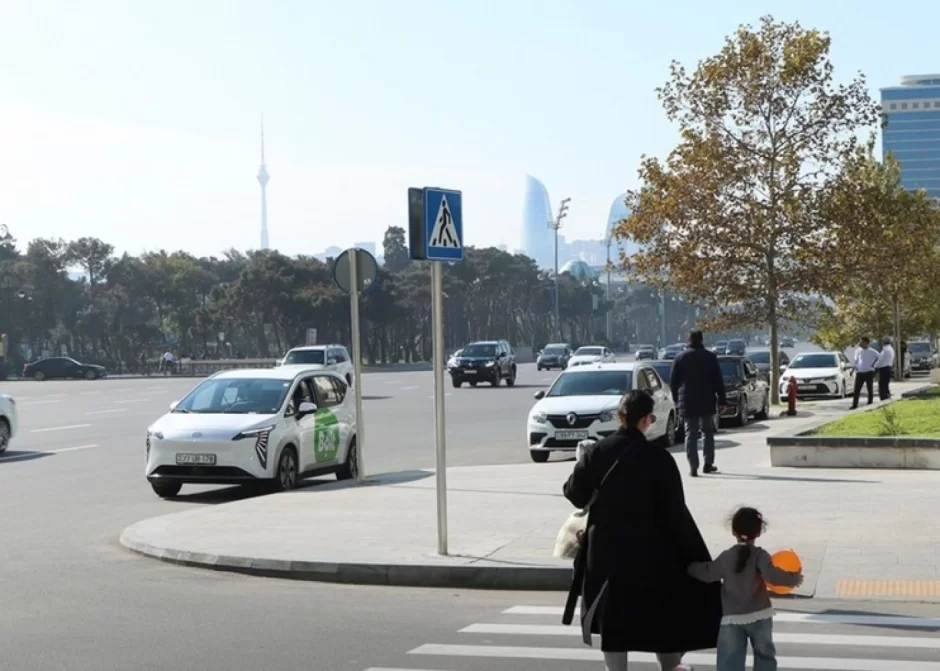 Neftçilər prospektində yeni piyada keçidi