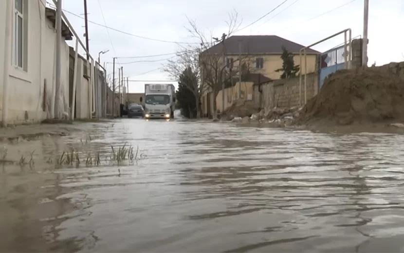 Bakının bu ərazilərini su basdı -