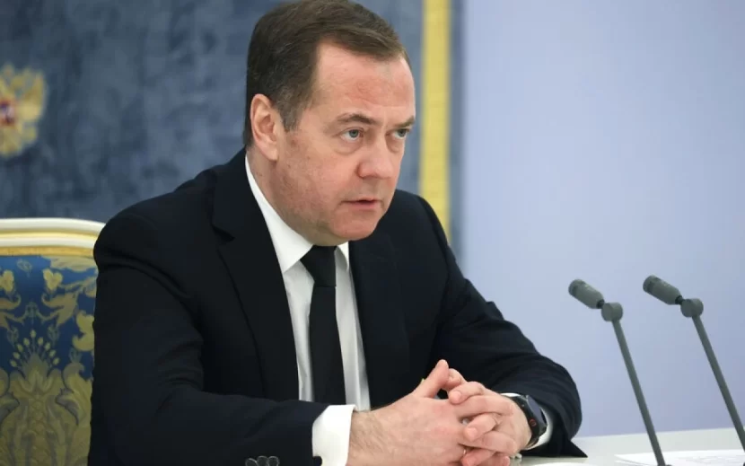 Medvedev Cənubi Koreya prezidentinin istefasını